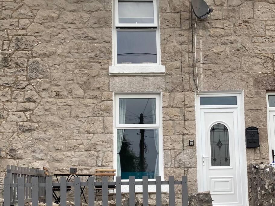 Quarryman'S Holiday Let Llysfaen Екстер'єр фото
